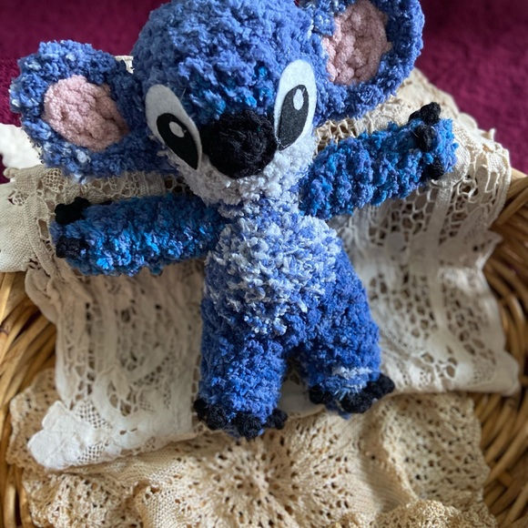 Crochet stitch plushie - Picture 7 of 11